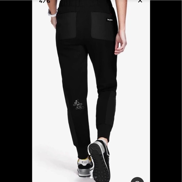 NWT Disney x FIGS Nurse SCRUBS SET Mickey Mouse - Picture 9 of 14